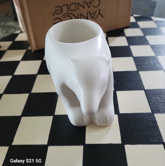 Yankee Candle Polar bear tea light holder - Picture 4 of 9